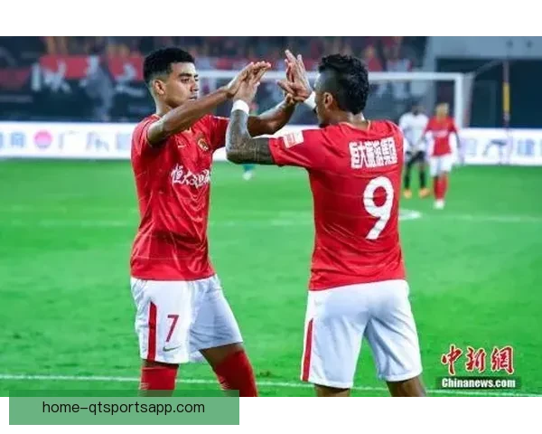 上海上港鏖战广州恒大赛场精彩对决全程回顾